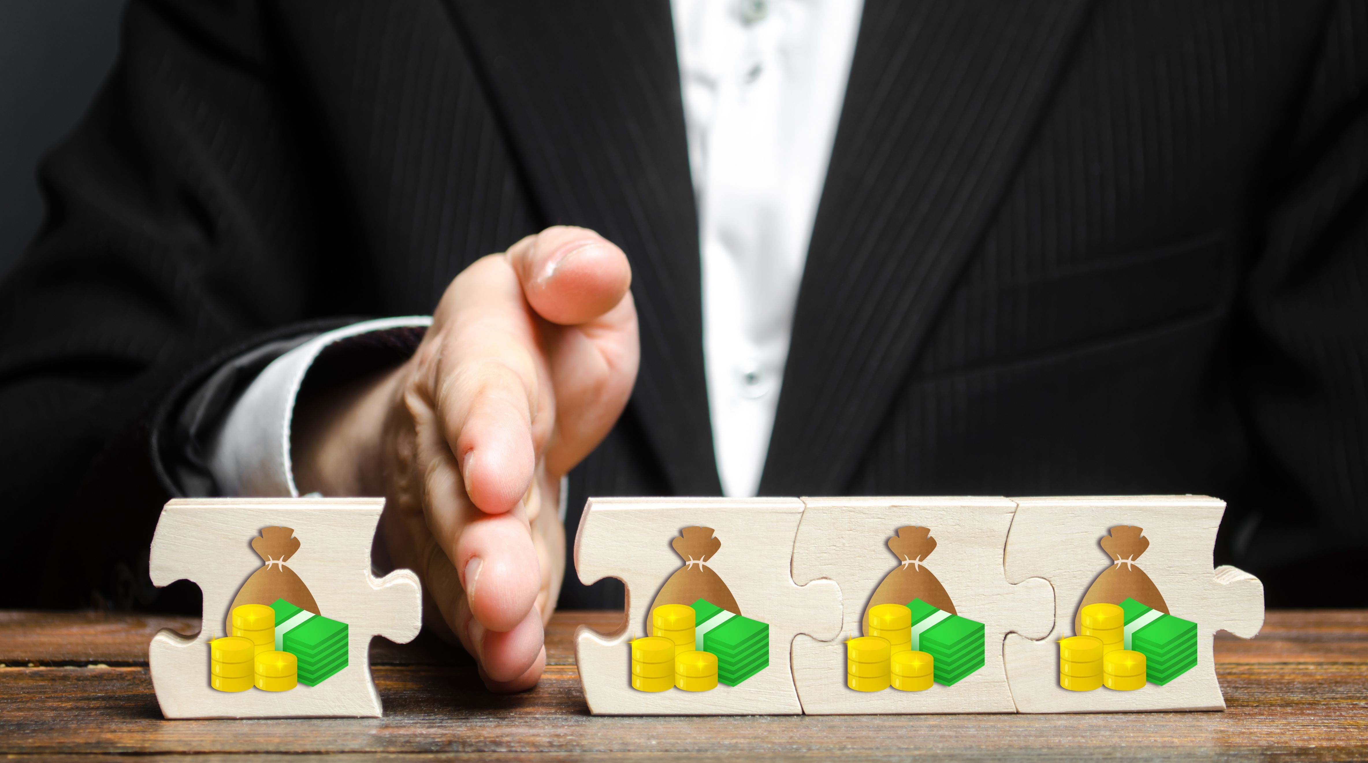 Google Ads können für bestimmte Unternehmen bald teuer werden. In einigen Ländern fallen zum Ende des Jahres zusätzliche Gebühren an. Google Ads gibt Digitalsteuer direkt an Anzeigenkunden weiter