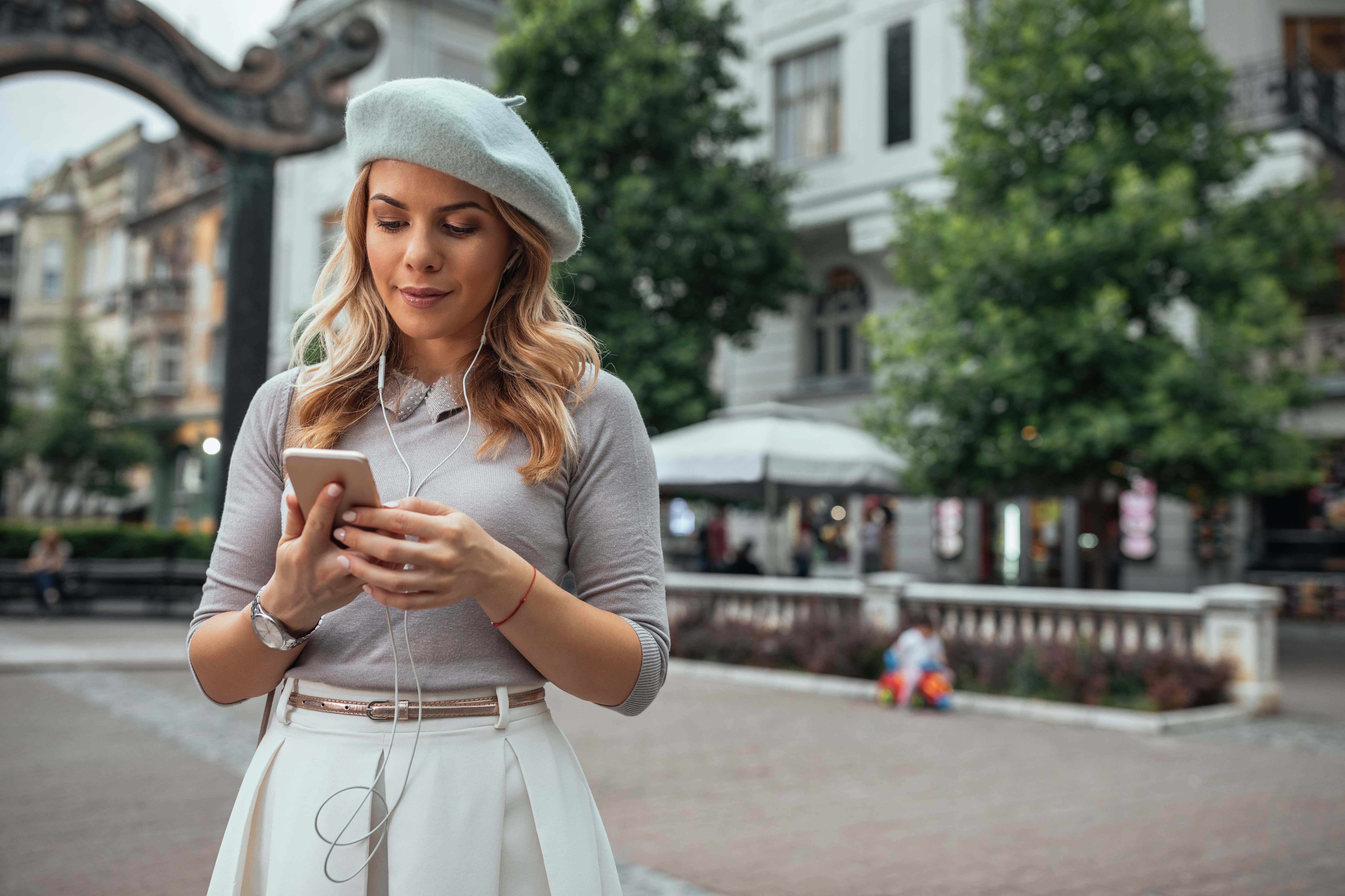 Instagram hat in Deutschland die Funktion Guides eingeführt. Was hat es damit auf sich und können Unternehmen sie für sich nutzen? Instagram Guides für Creator – Was steckt dahinter?