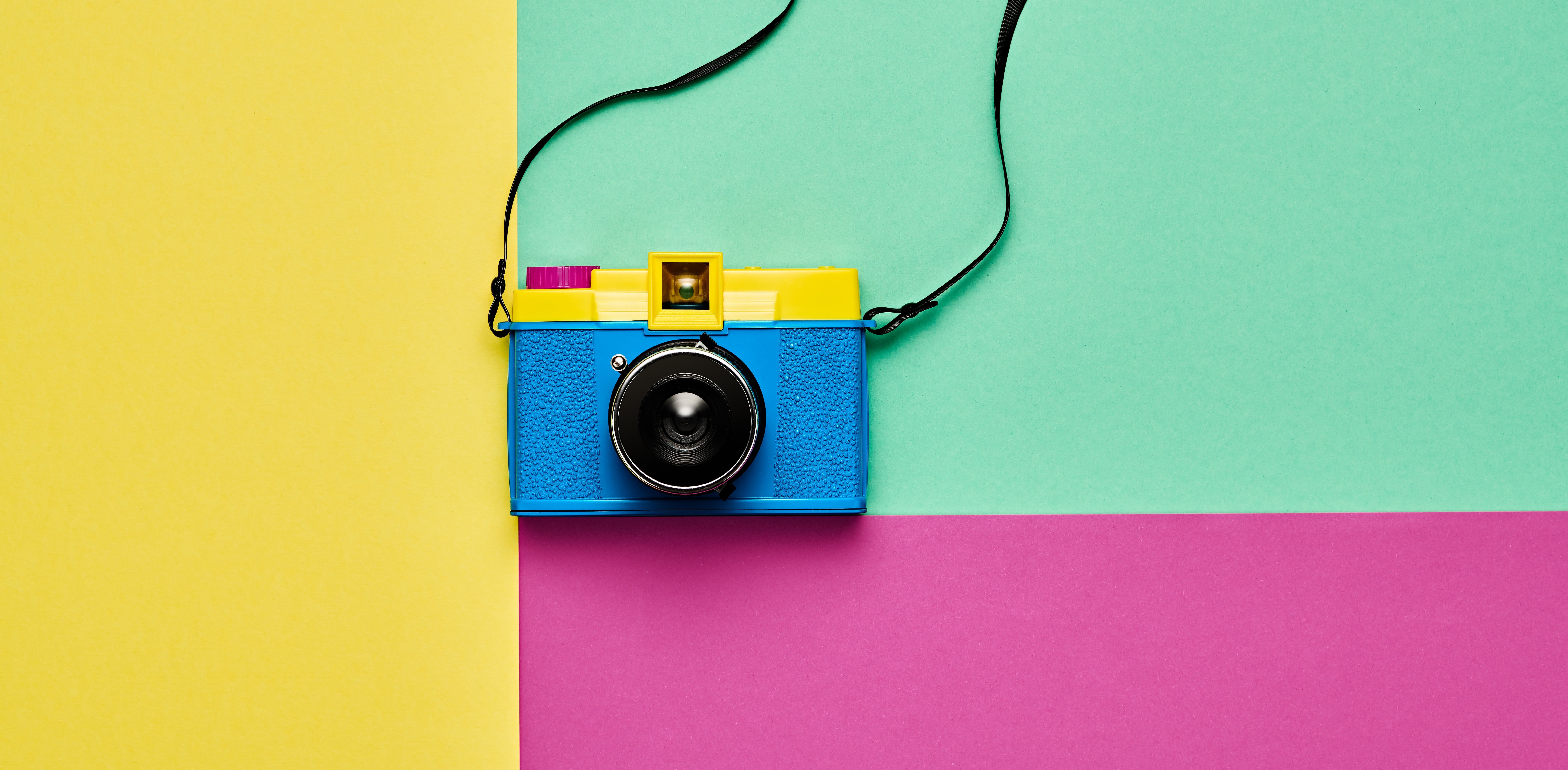Mit dem neuen Video-Dienst Reels macht Instagram TikTok offiziell Konkurrenz. Was steckt hinter dem neuen Trend?
Instagram bringt TikTok Rivalen Reels an den Start