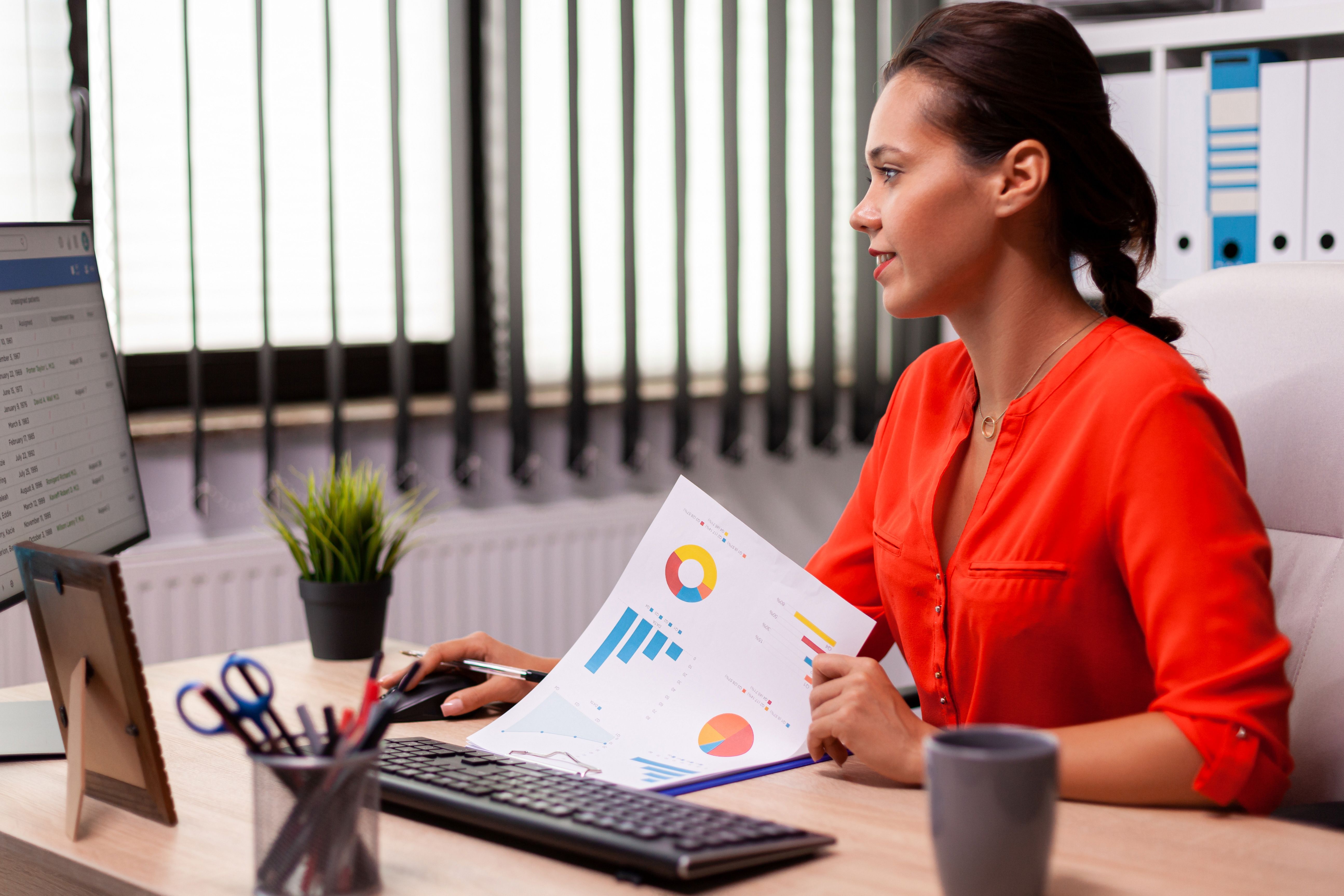 Sie haben bisher nur Google Analytics als Analyse Tool für Ihre Webseite verwendet? Microsoft hat ein eigenes Tool veröffentlicht, das dem Google Dienst Konkurrenz machen könnte. Microsoft Clarity – Konkurrenz für Analytics?